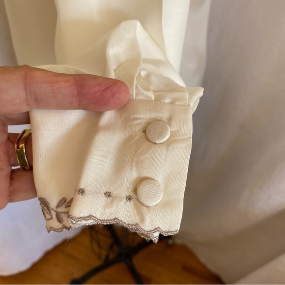 NWT Vtg Hand embroidered silk ivory blouse XS - Picture 5 of 7